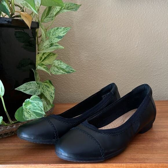 Clarks Shoes Sara Ballet Flat Black 9W Leather wide Comfort Arch Support - Picture 4 of 11